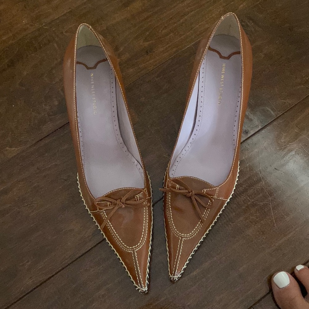 GORGEOUS Nine West Studio Leather extreme pointy cognac pumps, 9. Worn twice.
